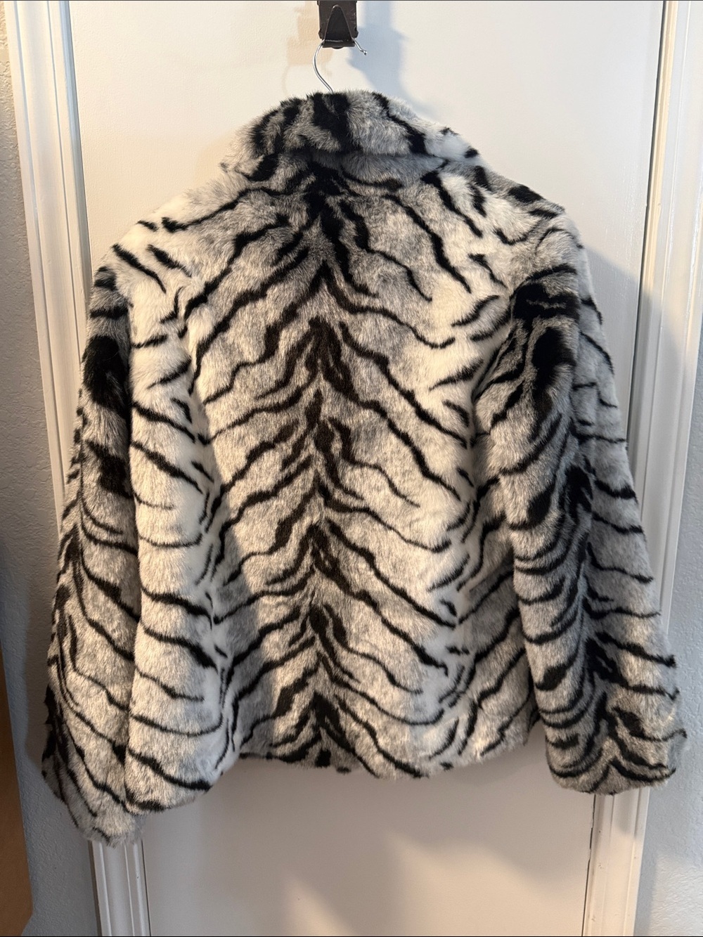 Pamela McCoy Black and White Zebra Faux Fur Jacket - Picture 6 of 6